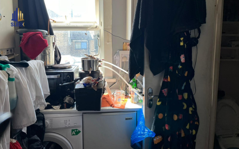  141 High Road 06 Bed House