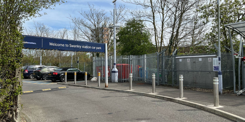 Flat A, First Floor, 54 Swanley Centre