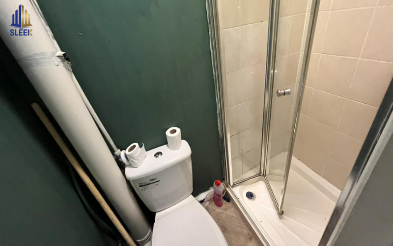  141 High Road 06 Bed House