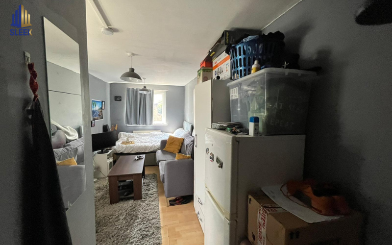  141 High Road 06 Bed House