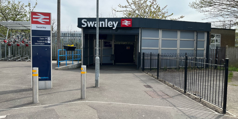 Flat A, First Floor, 54 Swanley Centre